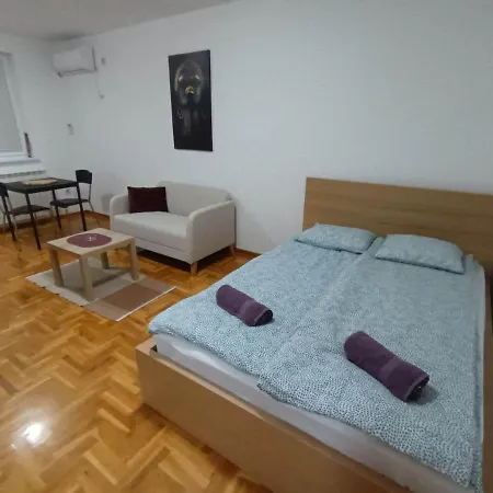 Apartman Ana * Zarkovo